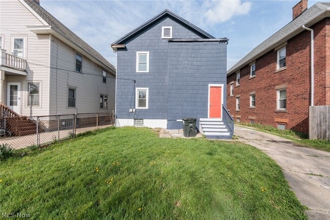 Building Photo - 1519 Ridgewood Ave