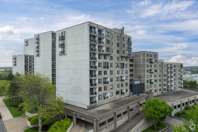 Weymouthport Condominiums