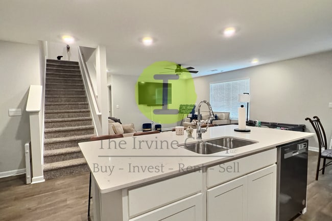 Foto del edificio - Stunning 5 Bed, 3 Bath Home Built in 2023. Close to Maxwell!