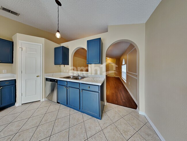 Foto del edificio - 6524 Tabogi Trl