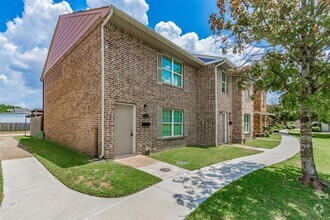 Building Photo - 1054 Willow Oaks Cir