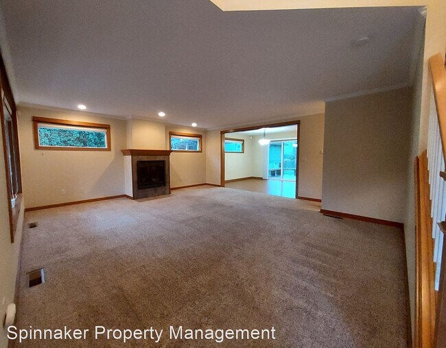 Building Photo - 3 br, 2.5 bath House - 1236 Pottery Ave