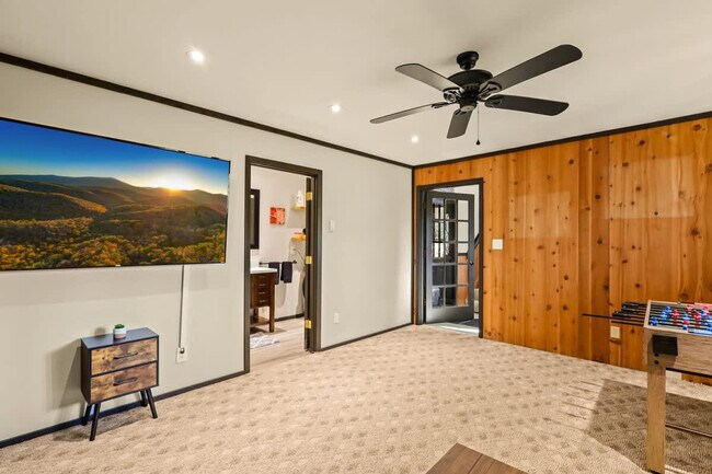 Foto del edificio - 122 Lower Grouse Ridge Rd