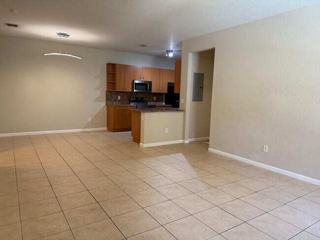 Foto del edificio - 3553 Forest Hill Blvd
