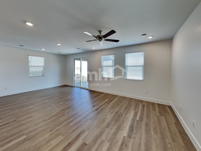 Building Photo - 9635 Harkes Dr