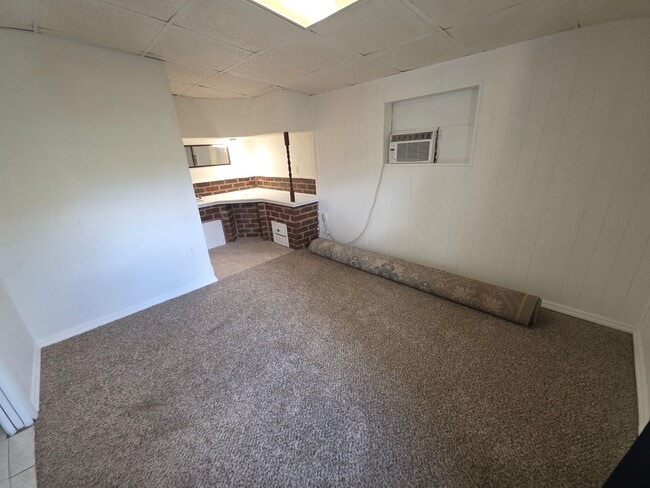 Building Photo - 5587 Lehigh Ave
