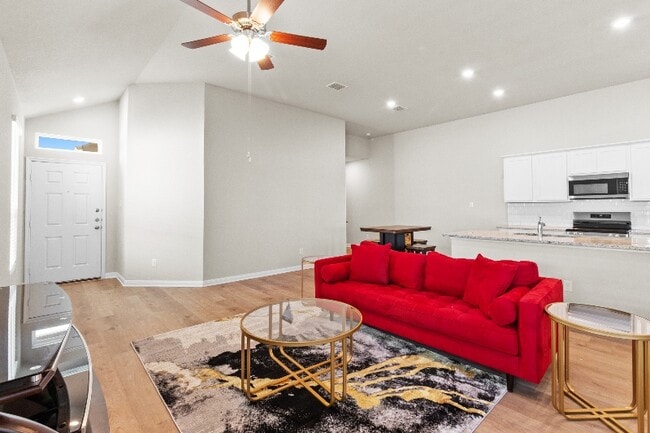 Foto del edificio - 218 Nespral Dr