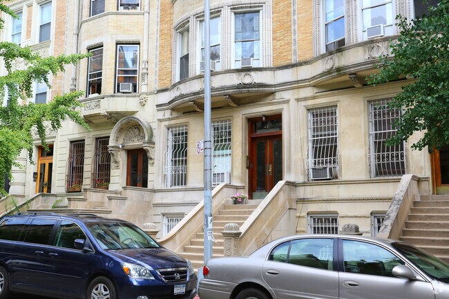 Foto del edificio - 327 W 88th St