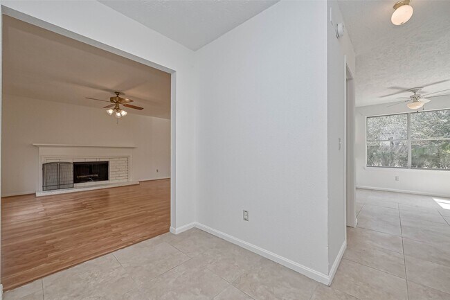 Building Photo - 12138 Flaxen Dr