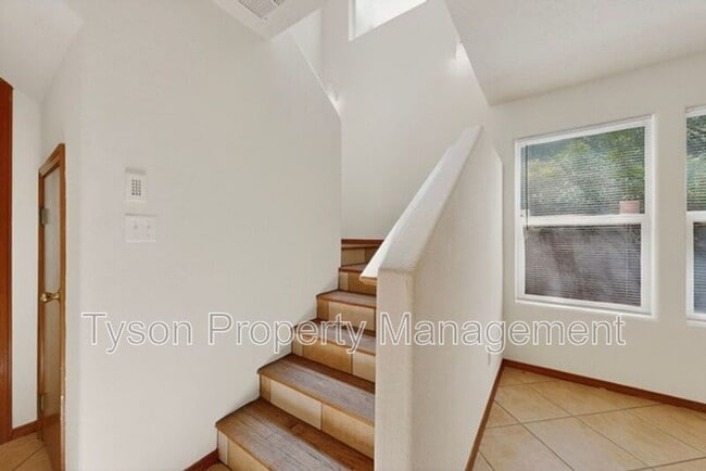 Building Photo - 1700 Violetas Rd NW