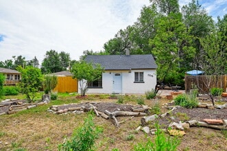 Building Photo - 1715 Lorraine St