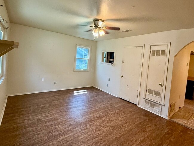 Foto del edificio - 3401 Fairview-HUD ACCEPTED