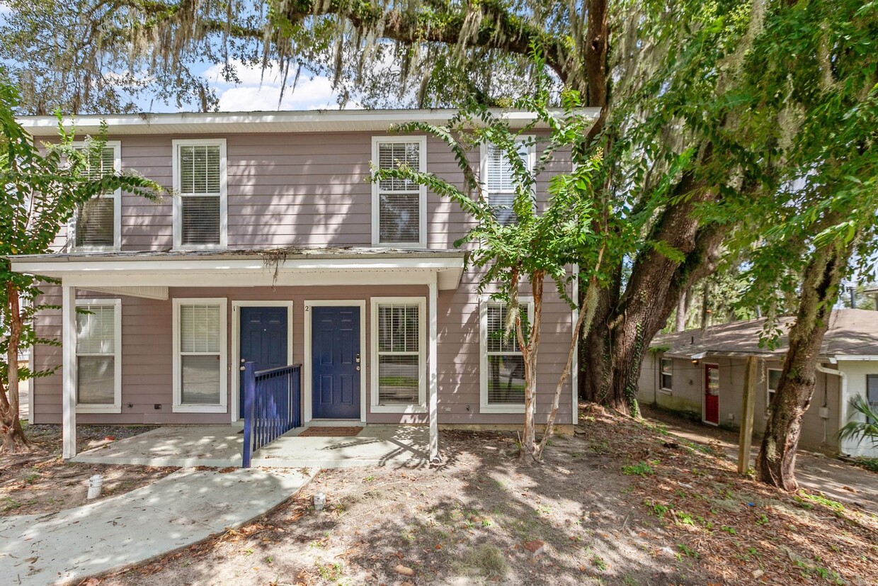 Primary Photo - 1233 N Bronough St