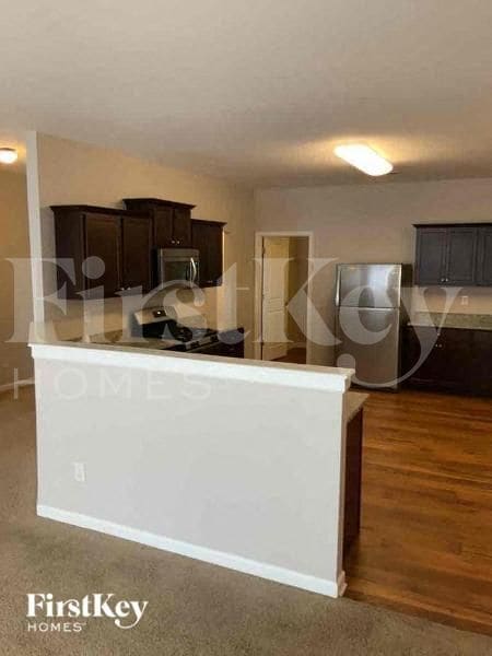 Building Photo - 4221 Weeping Willow Dr