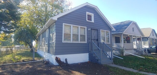 Building Photo - 5807 W Park Hill Ave