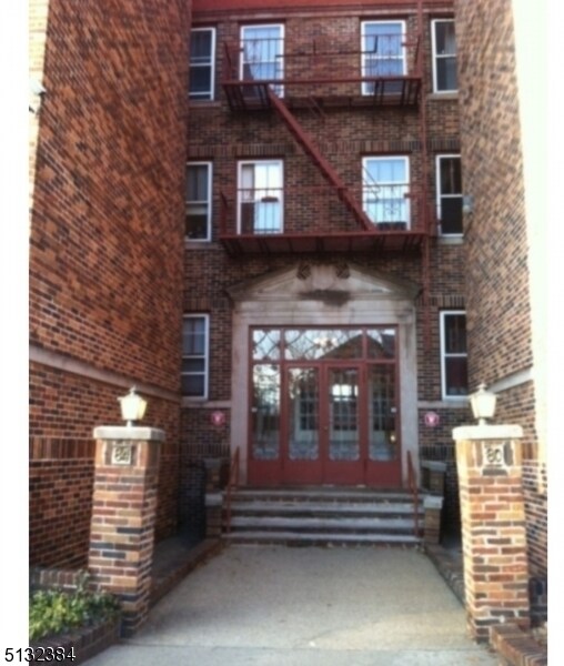 80 Union Ave Unit A3, Clifton, NJ 07011 Room for Rent in Clifton, NJ