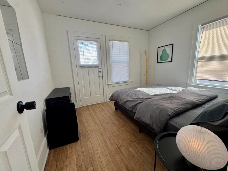 Foto principal - 3960 3 Mile Dr