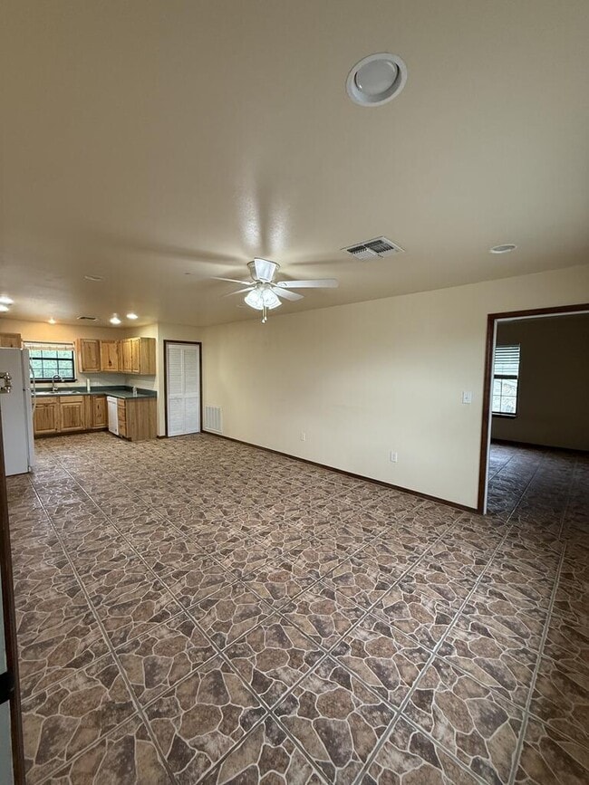 Building Photo - 1441 Hidden Acres Rd