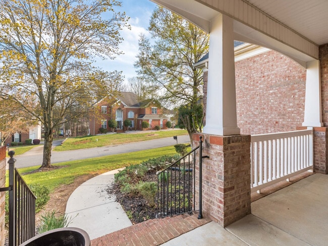 Building Photo - 11415 Fountaingrove Dr