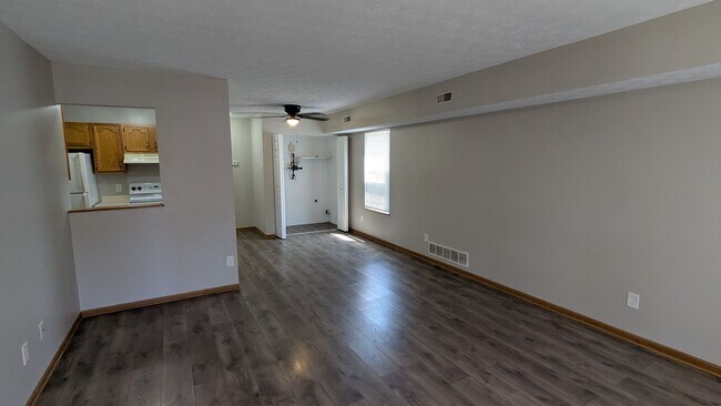 Foto del edificio - MN Cedar Village (861)