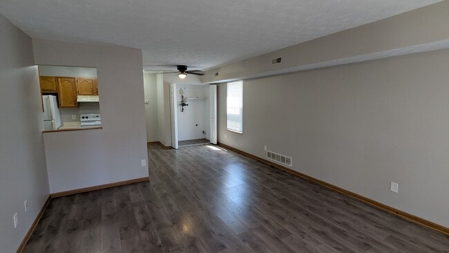 Building Photo - MN Cedar Village (861)