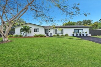Building Photo - 11640 SW 99th Ct