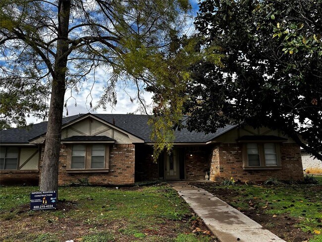 Photo - 1025 Cloverdale Ln Apartment