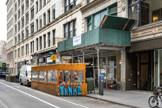 Building Photo - 20 E 17th St