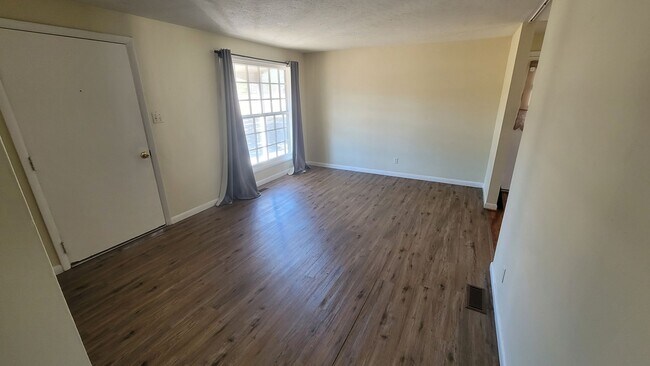 Foto del edificio - 3br Ranch home on large lot