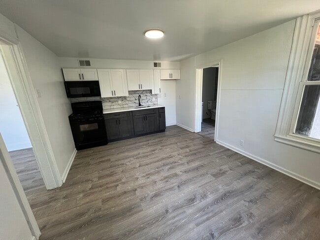 Foto del edificio - 2921 W 6th St