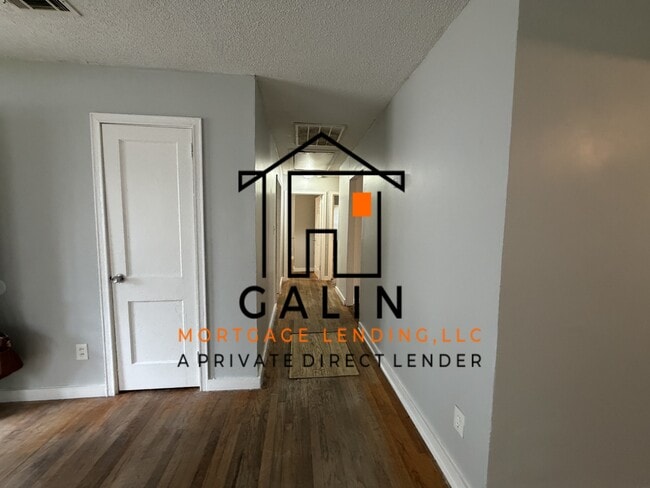 Building Photo - 261 W 73rd St