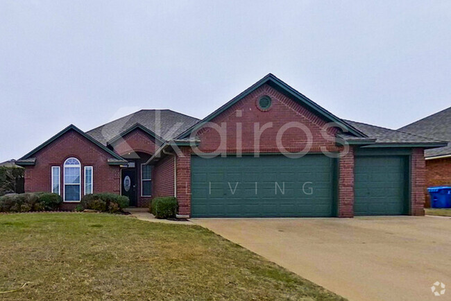 Building Photo - 1700 Fairmont Ln