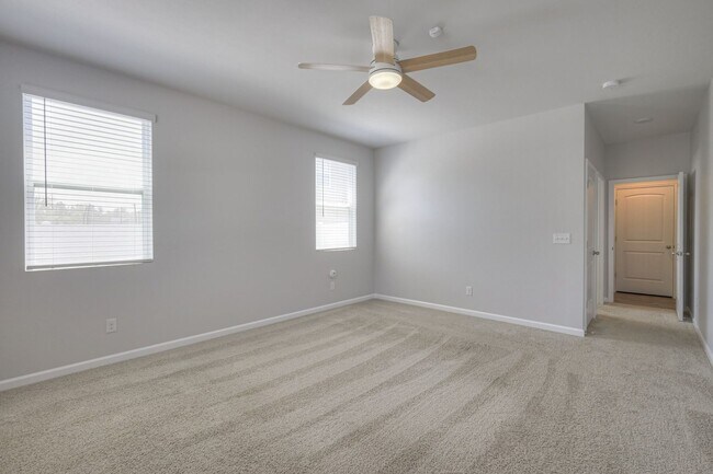 Foto del edificio - One level living!