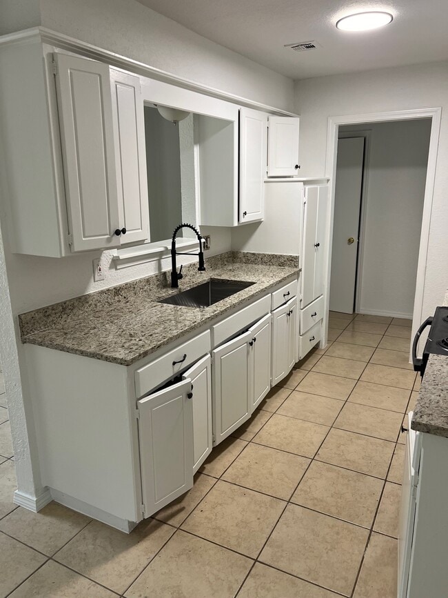 Photo - 217 W Campbell Dr House