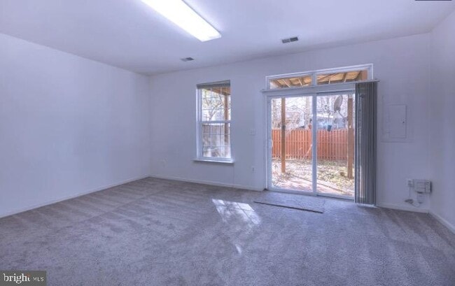 Foto del edificio - 46801 Sweet Birch Terrace