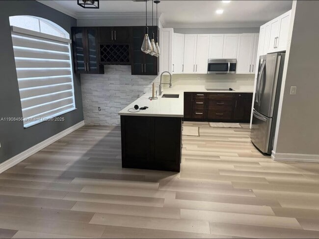 Building Photo - 965 SW 153rd Path