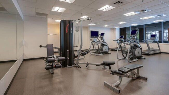 Building Photo - 14 Summer St