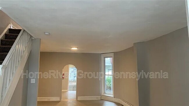 Foto del edificio - 5853 Webster St