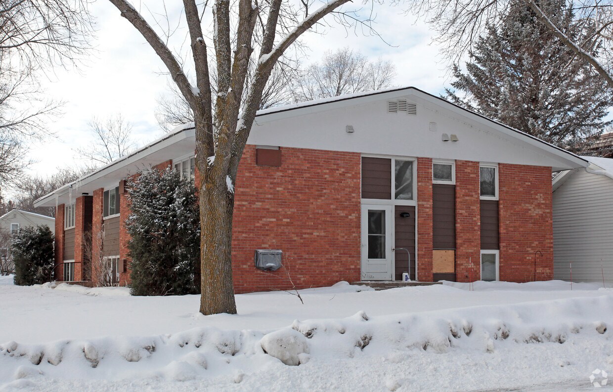 Building Photo - 1500 7th 1/2 St