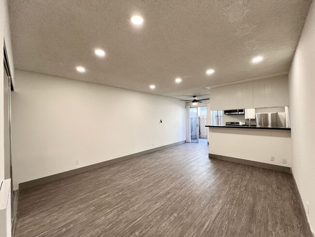 Building Photo - 3735 S Canfield Ave