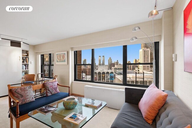 Foto del edificio - 20 W 64th St