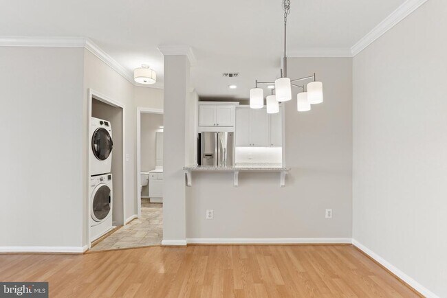 Foto del edificio - 4561 Strutfield Ln
