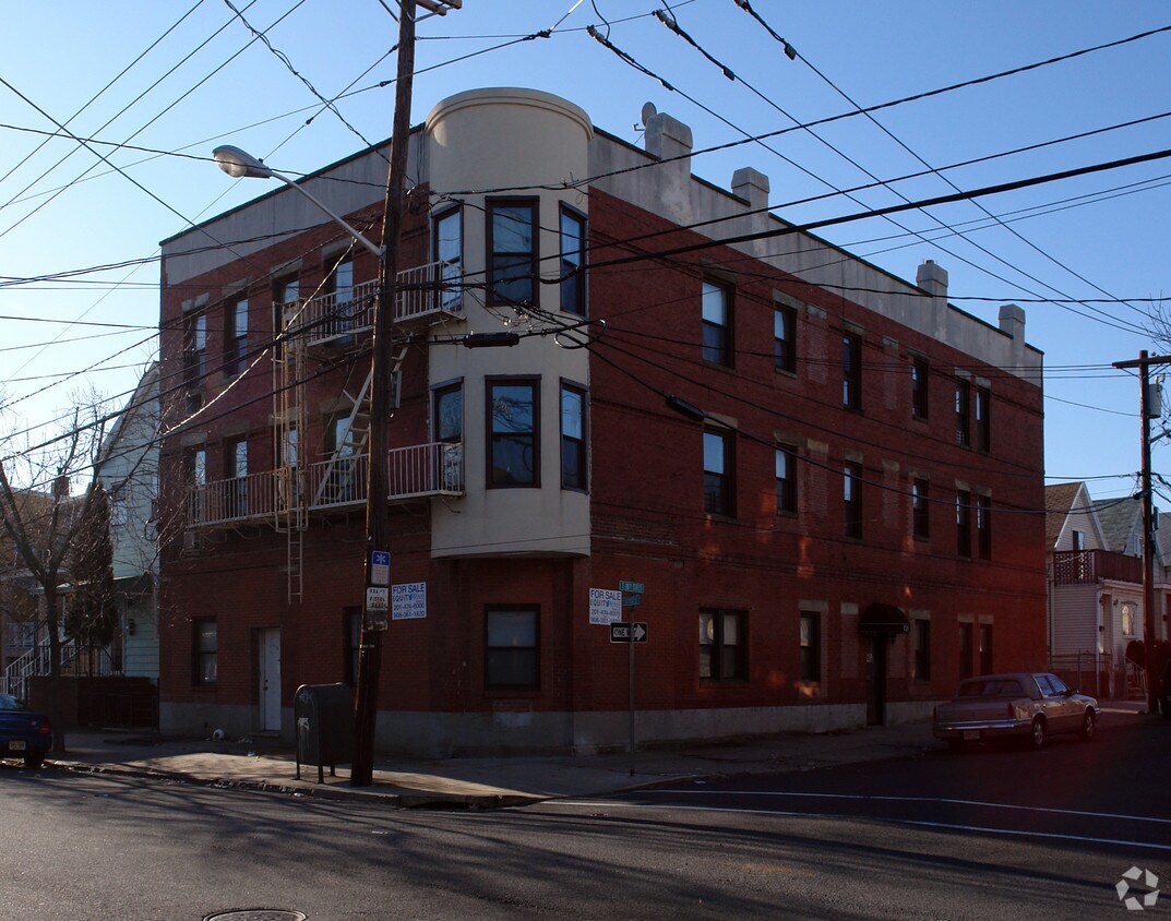 Foto principal - 125 Avenue E