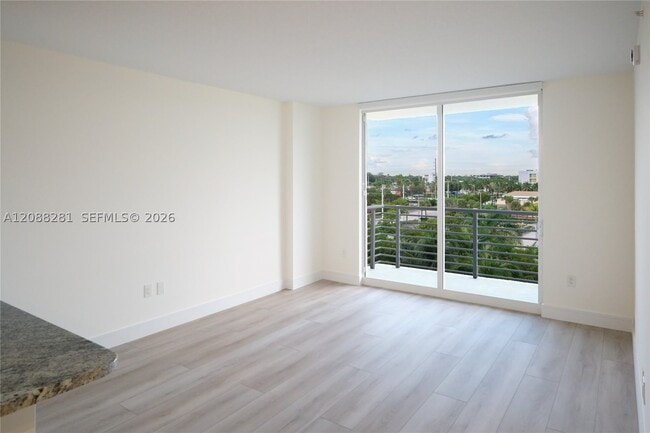 Foto del edificio - 2775 NE 187th St