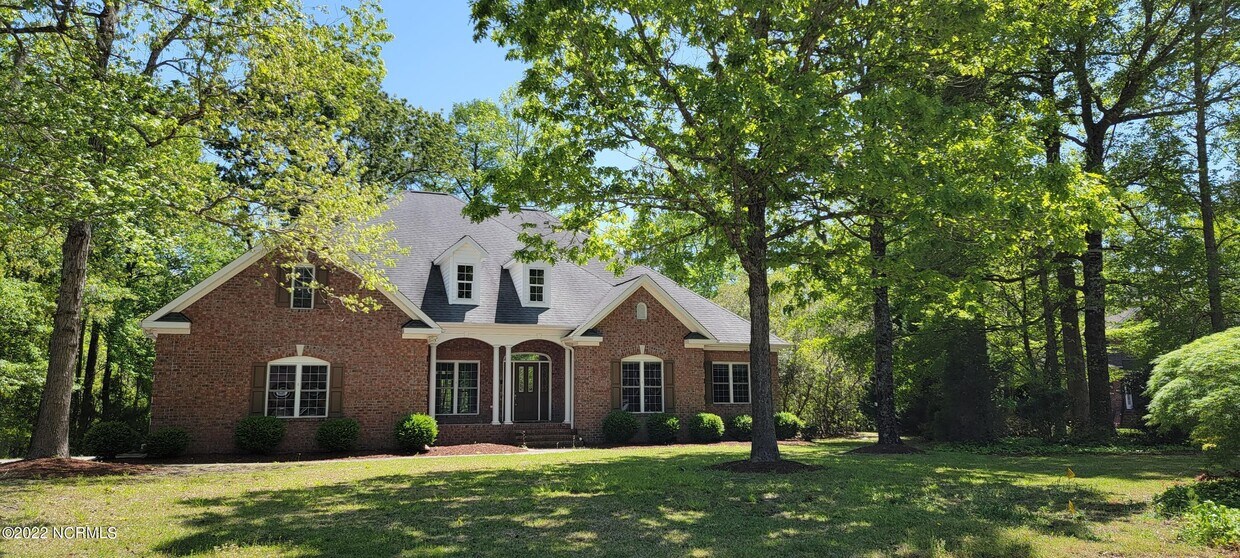 Foto principal - 127 Walden Rd