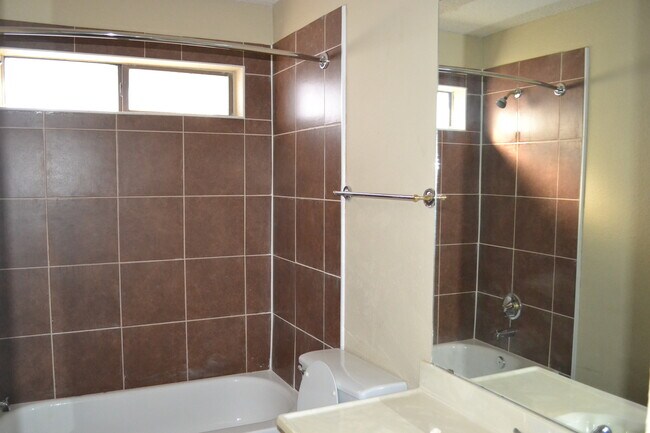 Foto del edificio - House in Arlington For Lease - Mansfield ISD.