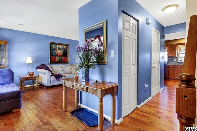 Building Photo - 223 Saddle Ridge Dr