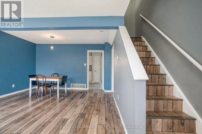 Photo du bâtiment - 6 Henfield Ave