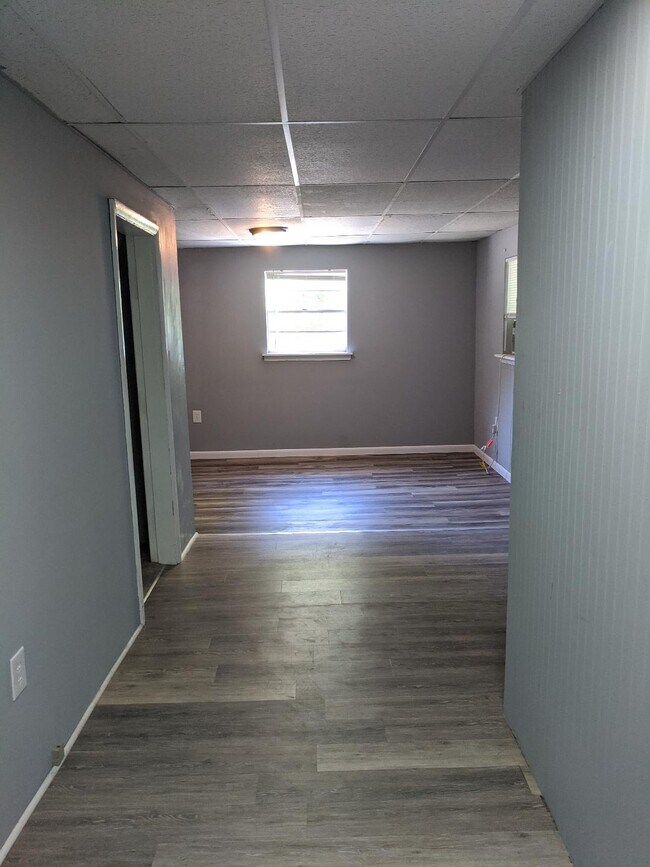 Building Photo - 1425 N Willow Ave