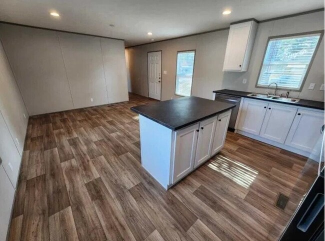 Foto del edificio - 4292 Anchor Ct